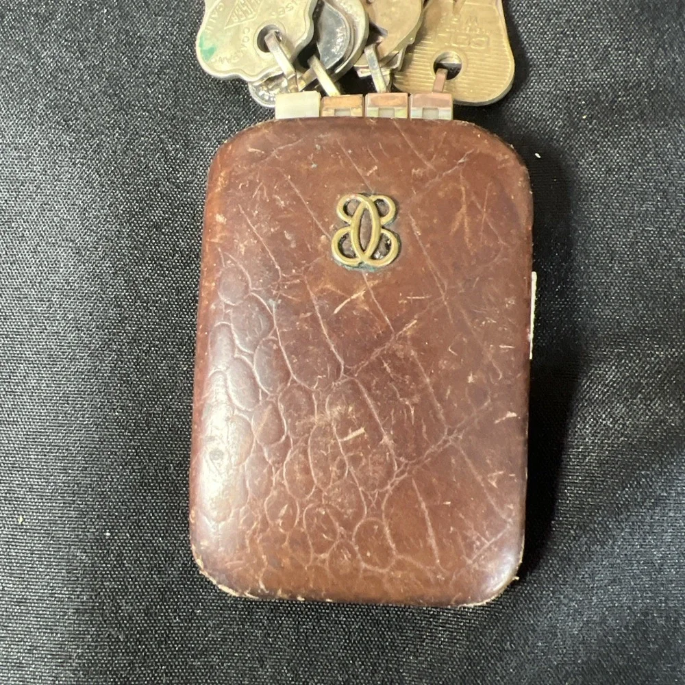 Vintage Buxton Leather Key Holder - 4 Hooks‎ For Keys - Leather Slot